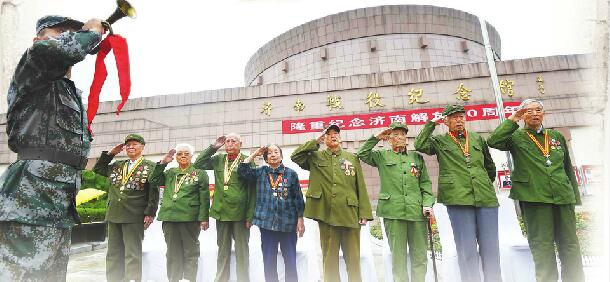 济南战役纪念馆再响“集结号” 8位老兵军礼致敬祖国和历史