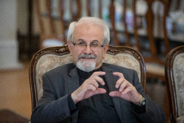 伊朗副外长说伊中双边关系十分稳固