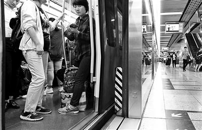 屏蔽门“防夹挡板”京港地铁全线覆盖