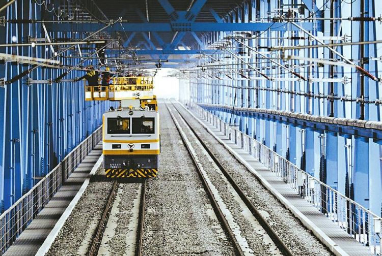 石济客专跨黄公铁桥接触网设备完成验收