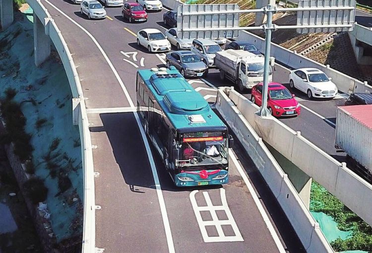 BRT9号线开通试运行 这是首条走高架穿隧道的BRT线路
