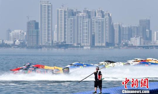 F1摩托艇大奖赛湖北襄阳举行 阿布扎比队包揽前三