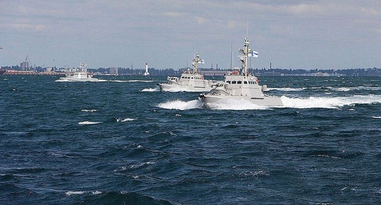 俄方证实乌克兰海军两艘船只通过刻赤海峡