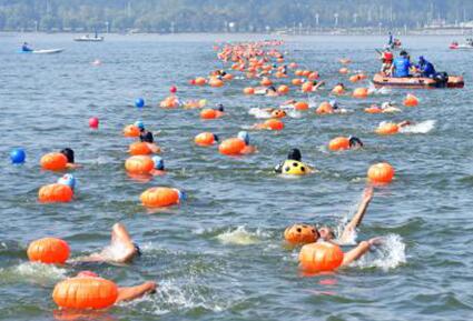 第六届百里沂河挑战赛开赛 选手挑战国内首个“水陆马拉松”