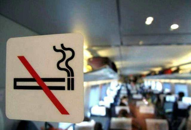 沈阳铁警处罚在高铁厕所吸烟旅客：半年内限乘高铁