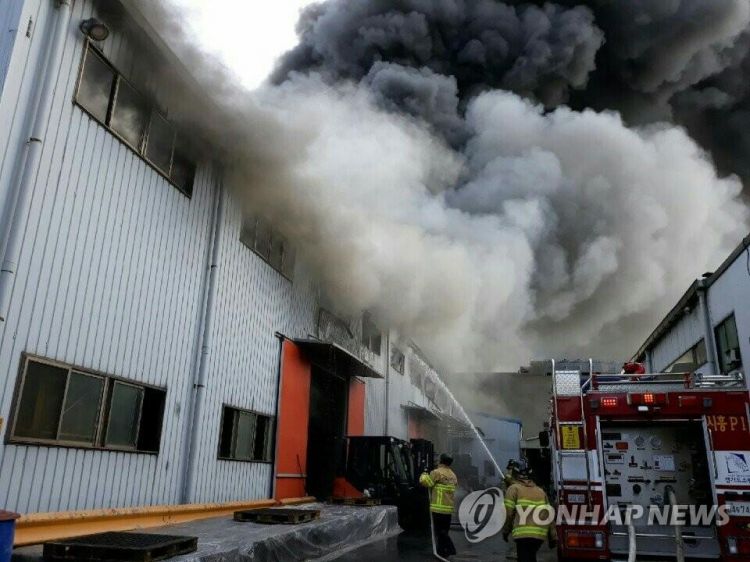 韩国一塑料工厂突发大火 33岁中国人不幸身亡(图)