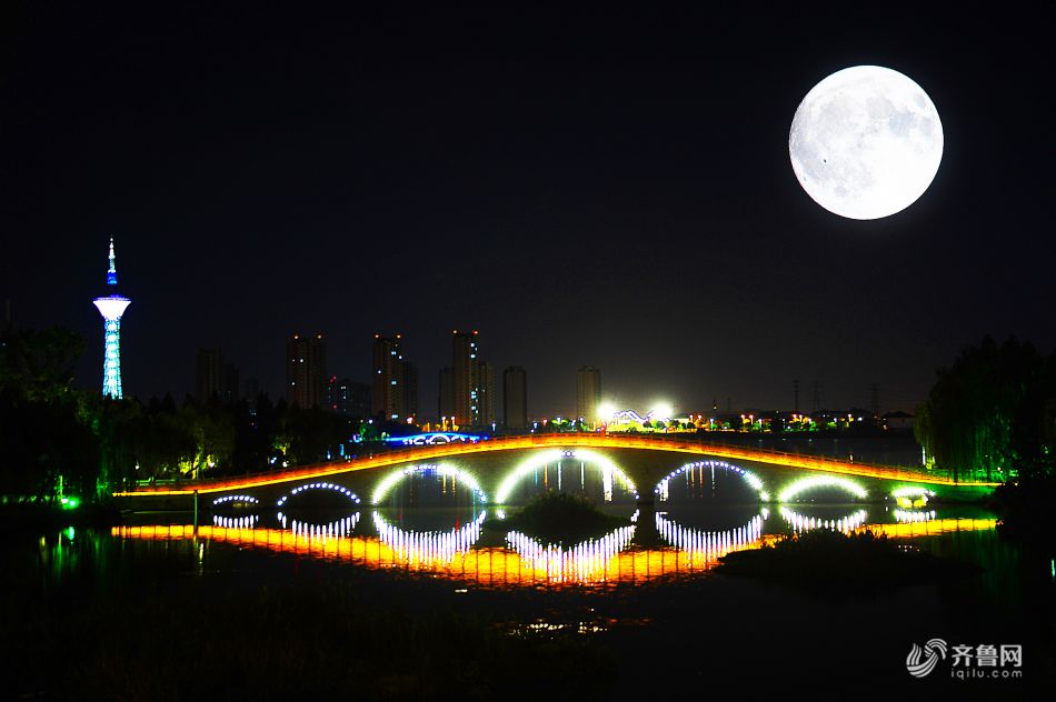 中秋佳节月亮圆 各地齐赏良辰美景圆月