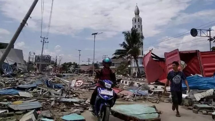 420人遇难！印尼气象局过早解除海啸警报引争议