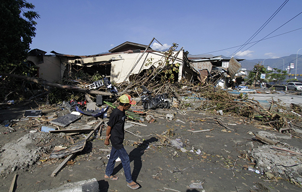 印尼强震海啸已致1374人遇难 伤亡数字或仍将上升