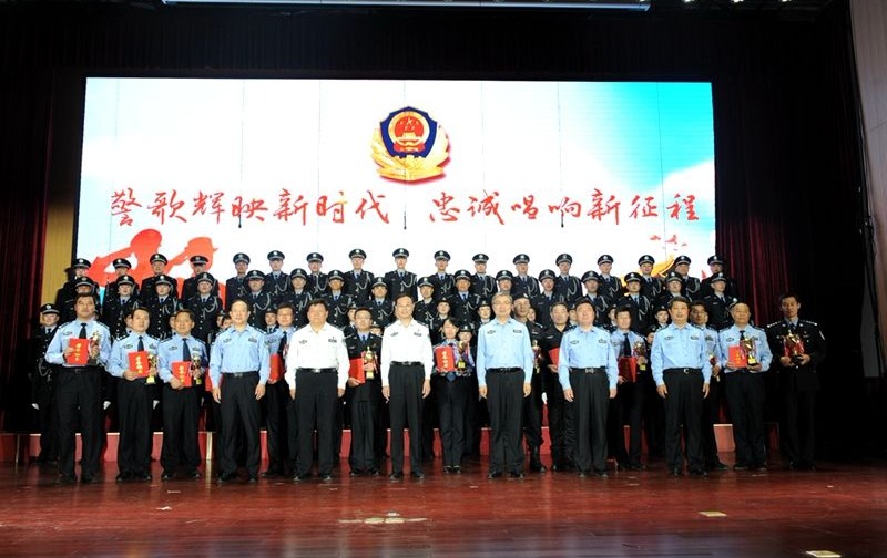 济宁市公安局举办庆祝改革开放40周年歌咏大会