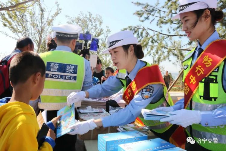 济宁交警的国庆节是这样度过的!