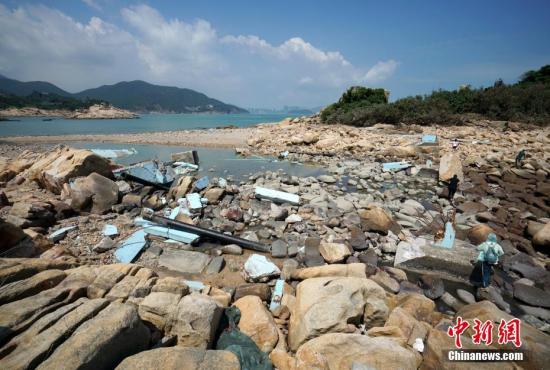 台风致香港41个泳滩破坏暂停开放 浅水湾或将重开