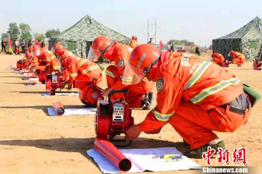 千余森林消防专业队员在山西潞城上演精彩实战演练