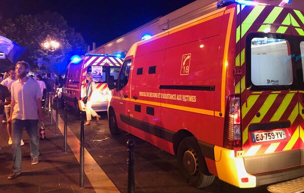 法国消防员出警受袭事件频发 引发相关协会愤怒
