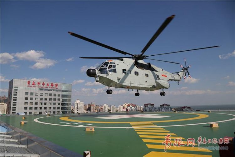 舰载救护直升机助阵 青岛这次空中救援演练不简单