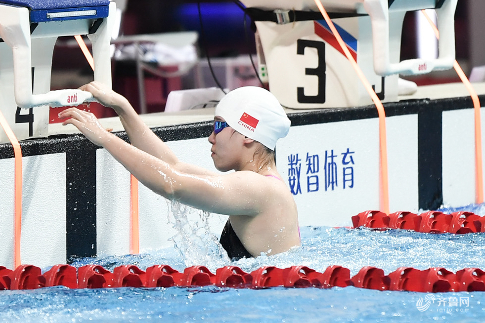 全国游泳锦标赛女子50米仰泳 傅园慧破28秒夺冠 