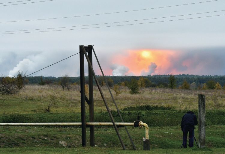 因军火库失火 乌克兰两年半“炸掉”20亿美元