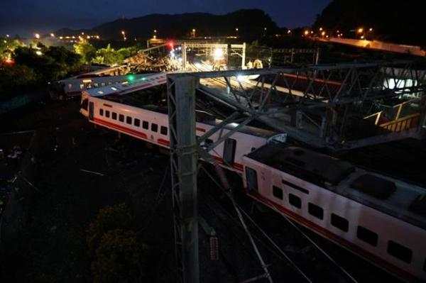 台铁：已致17人遇难列车系日本引进，有过弯不减速功能