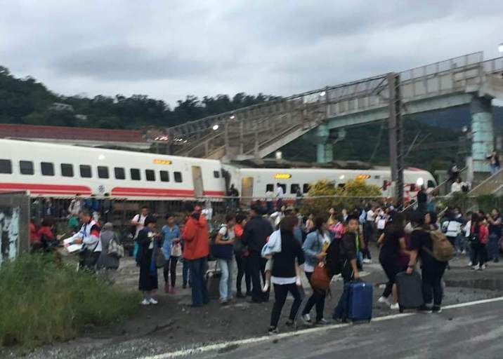台湾列车出轨倾覆事件伤亡名单公布 暂无大陆旅客