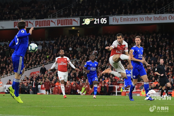 英超-厄齐尔传射 奥巴梅扬2球 阿森纳3-1夺7连胜