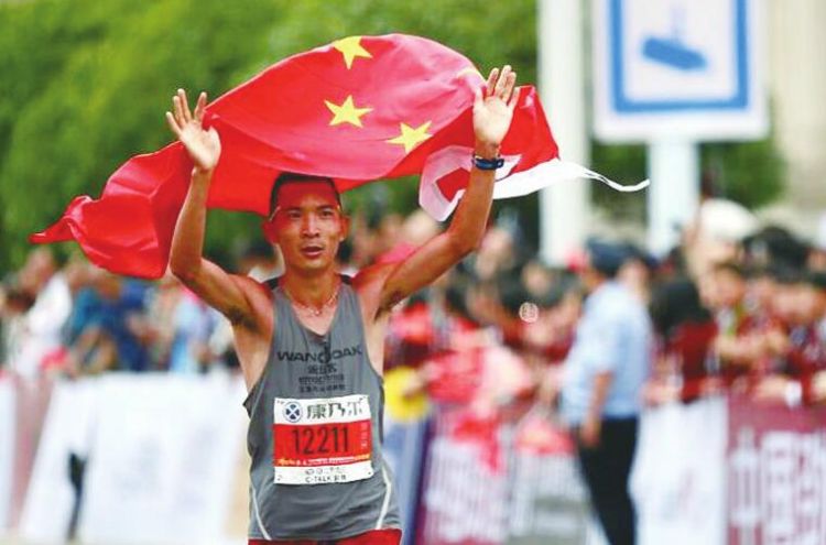 “跑马一哥”李子成来了！中国马拉松大满贯冠军领跑环华山湖国际半程马拉松
