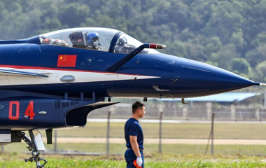 中国人民解放军空军八一飞行表演队抵达珠海