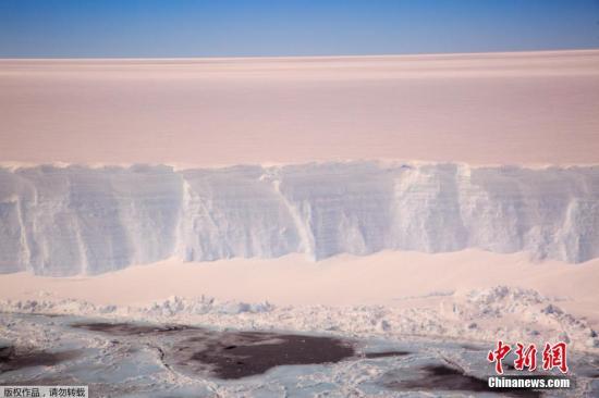 快融化了：南极冰山漂流18年后漂进“冰山坟场”