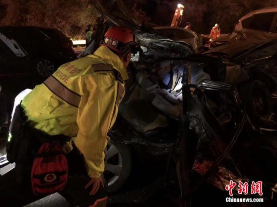 兰海高速特大交通肇事案致15死44伤事故司机被刑拘