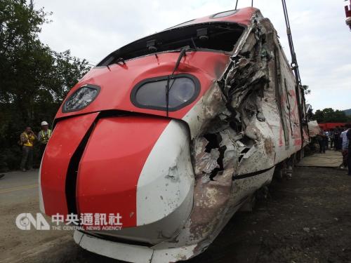 台铁事故列车有设计疏失 日本厂商首次受邀说明