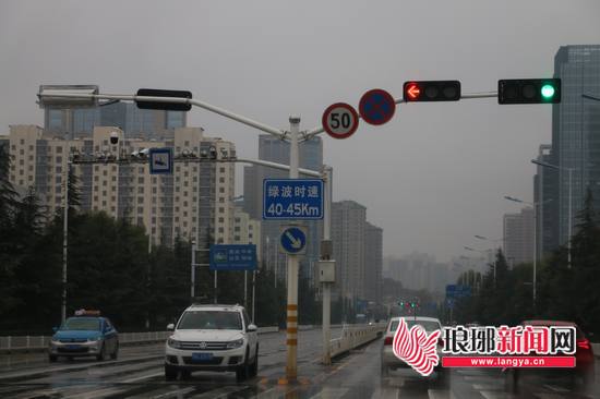 临沂城区现有52条绿波路段 “绿波带”你了解吗？
