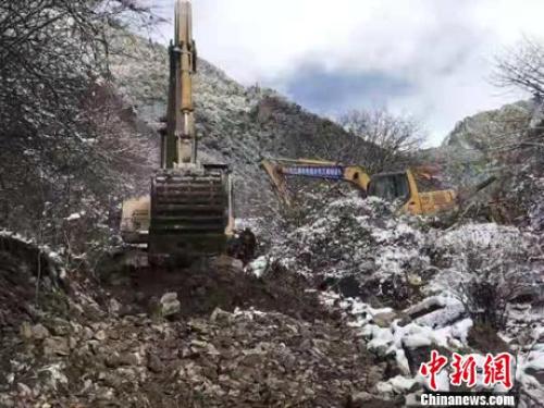 金沙江山体滑坡堰塞湖：救援抢险通道已掘进7.5公里