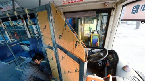 点赞！济南300多台公交驾驶室已装安全隔离门