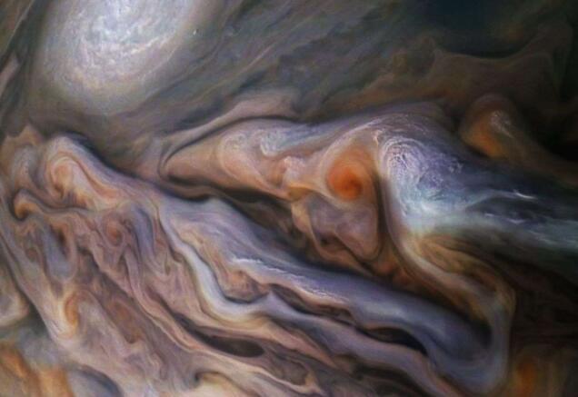 木星漩涡云中拍到“神秘生物” 网友惊呼：是龙(图)