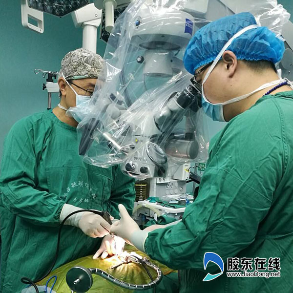 毓璜顶医院成功开展微创通道辅助下显微镜手术治疗腰椎间盘突出