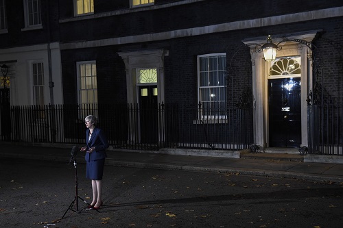 英国脱欧协议赢得内阁支持 英媒：最终结局仍不确定