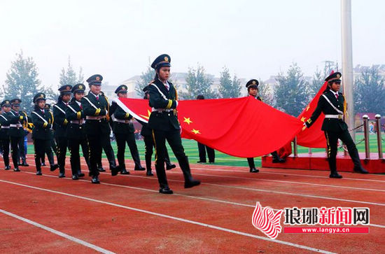 临沂经开区一小南校区600余运动员逐鹿红色运动会