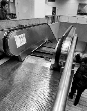 北京地铁10号线电梯发生塌陷 未造成人员受伤