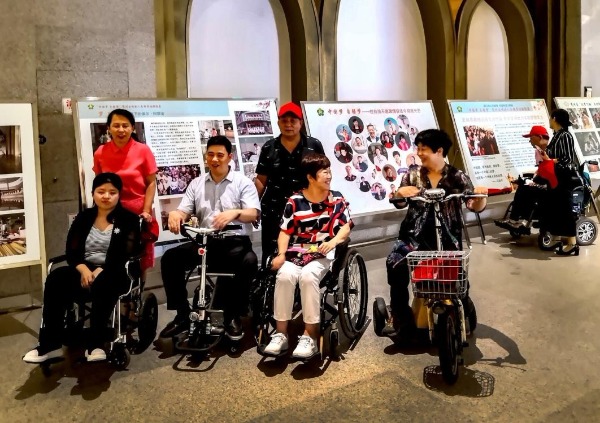 济宁县级图书馆设视力残疾人阅读室
