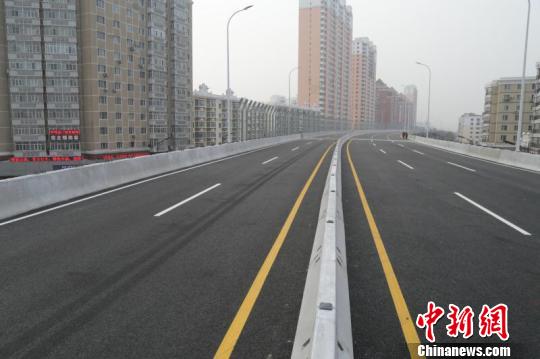 哈尔滨城乡路高架桥建成通车 有效解决交通拥堵“城市病”