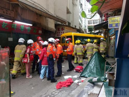 香港北角严重车祸已致2人死亡14人受伤 多人昏迷
