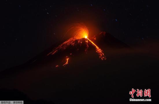 哥斯达黎加图里亚尔瓦火山喷发 火山灰直抵圣何塞