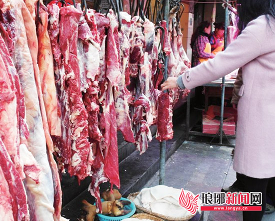 临沂:多家农贸市场羊肉一斤涨10元 市民直呼吃不起