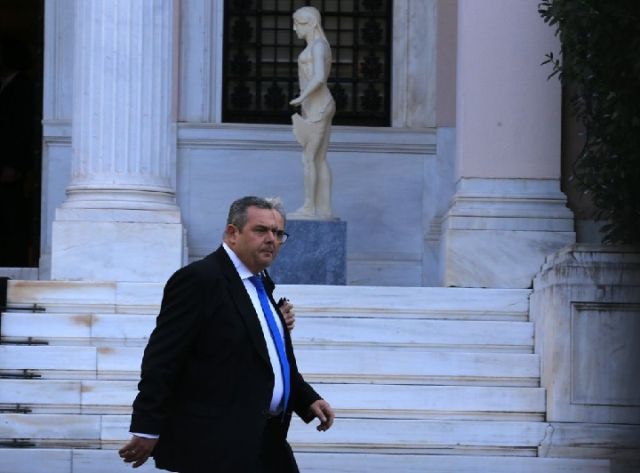 希腊防长辞职 总理召集信任投票