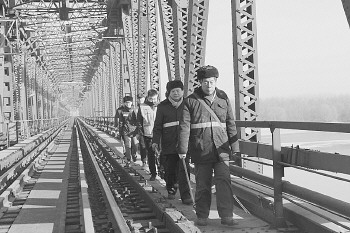 还在跑火车的百年黄河大桥，就咱济南有！曾4次被炸
