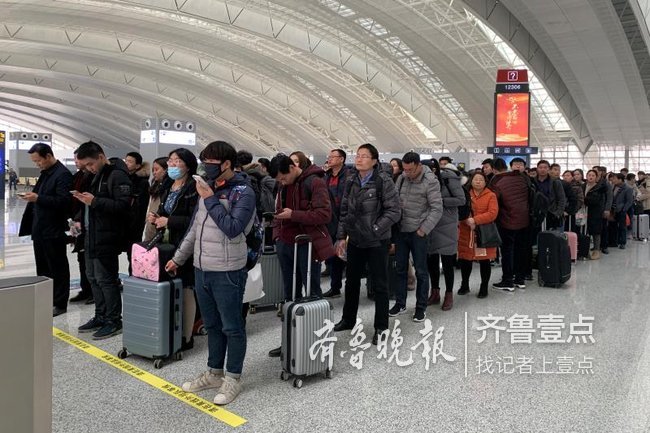 济南东站首迎春运“大考”，新推出二维码接送站！