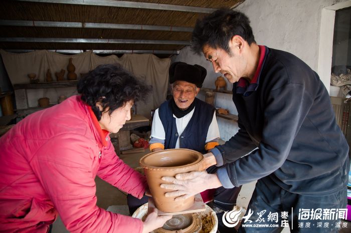 枣庄：百年窑火一脉承 传统技艺烧制土陶