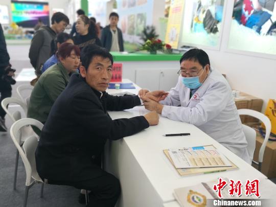 甘肃中医依优势引众转健康观 委员支招扩“治未病”领域 甘肃中医依优势引众转健康观 委员支招扩“治未病”领域