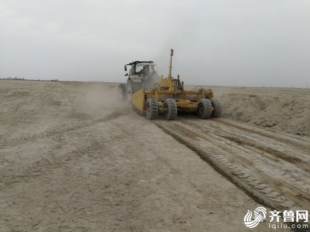 阿波斯大马力智能拖拉机在南疆进行耐寒试验1