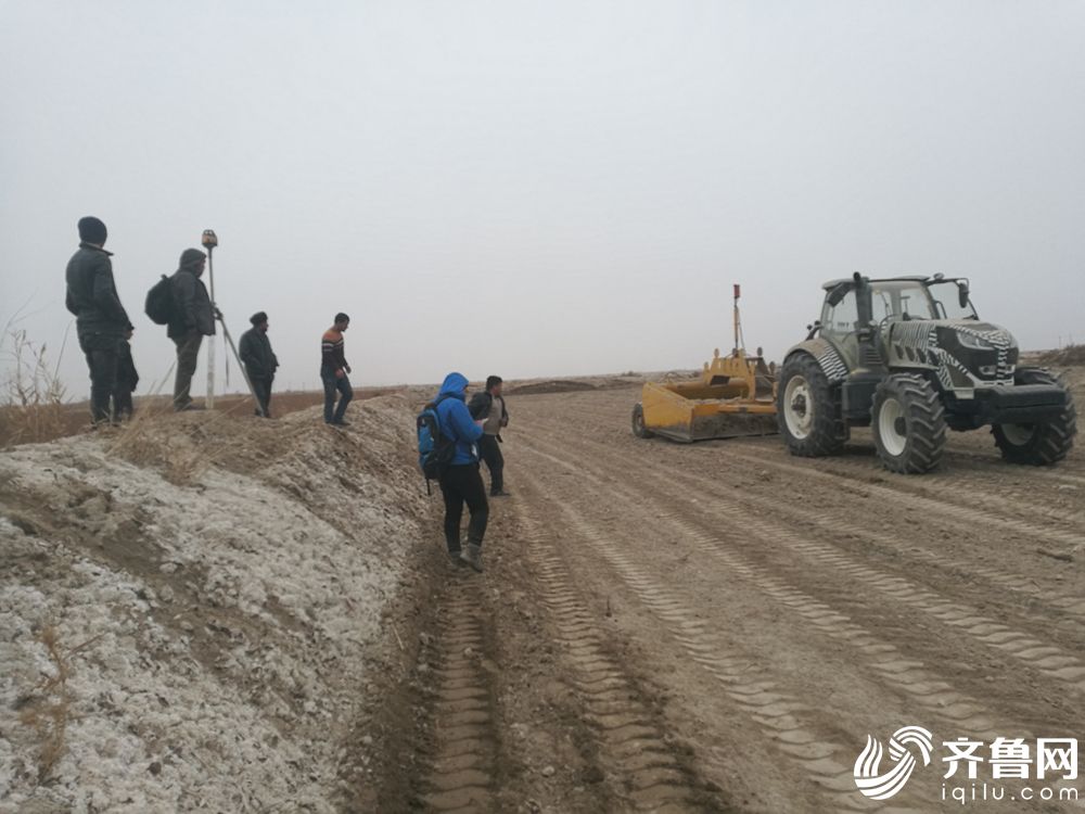 阿波斯大马力智能拖拉机在南疆进行耐寒试验3