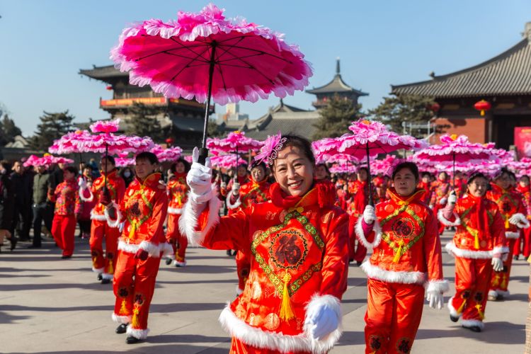 逛庙会过大年